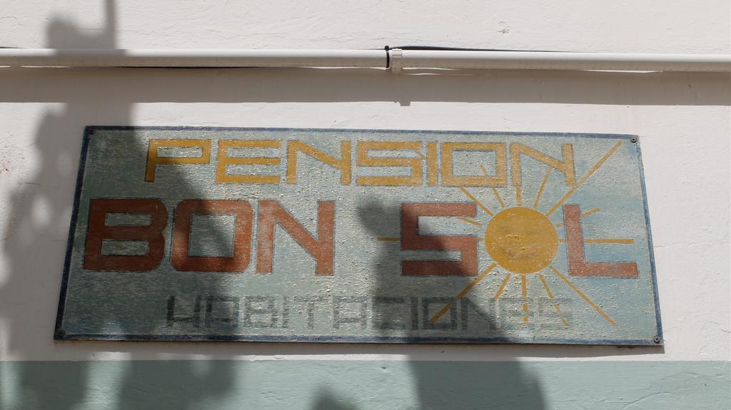 Hostal Bon Sol San Ferrán de ses Roques Exteriör bild